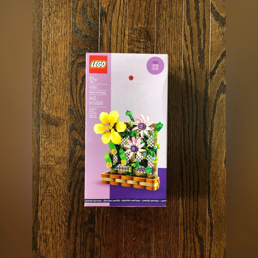 *NEW* LEGO Limited Edition Flower Trellis Display (40683) - 440 Pieces 12+